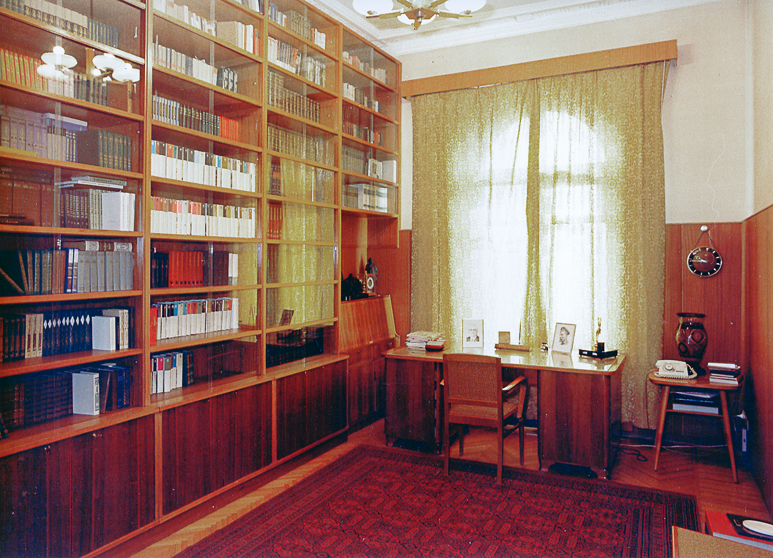 Квартира Андропова (кабинет) 2.png