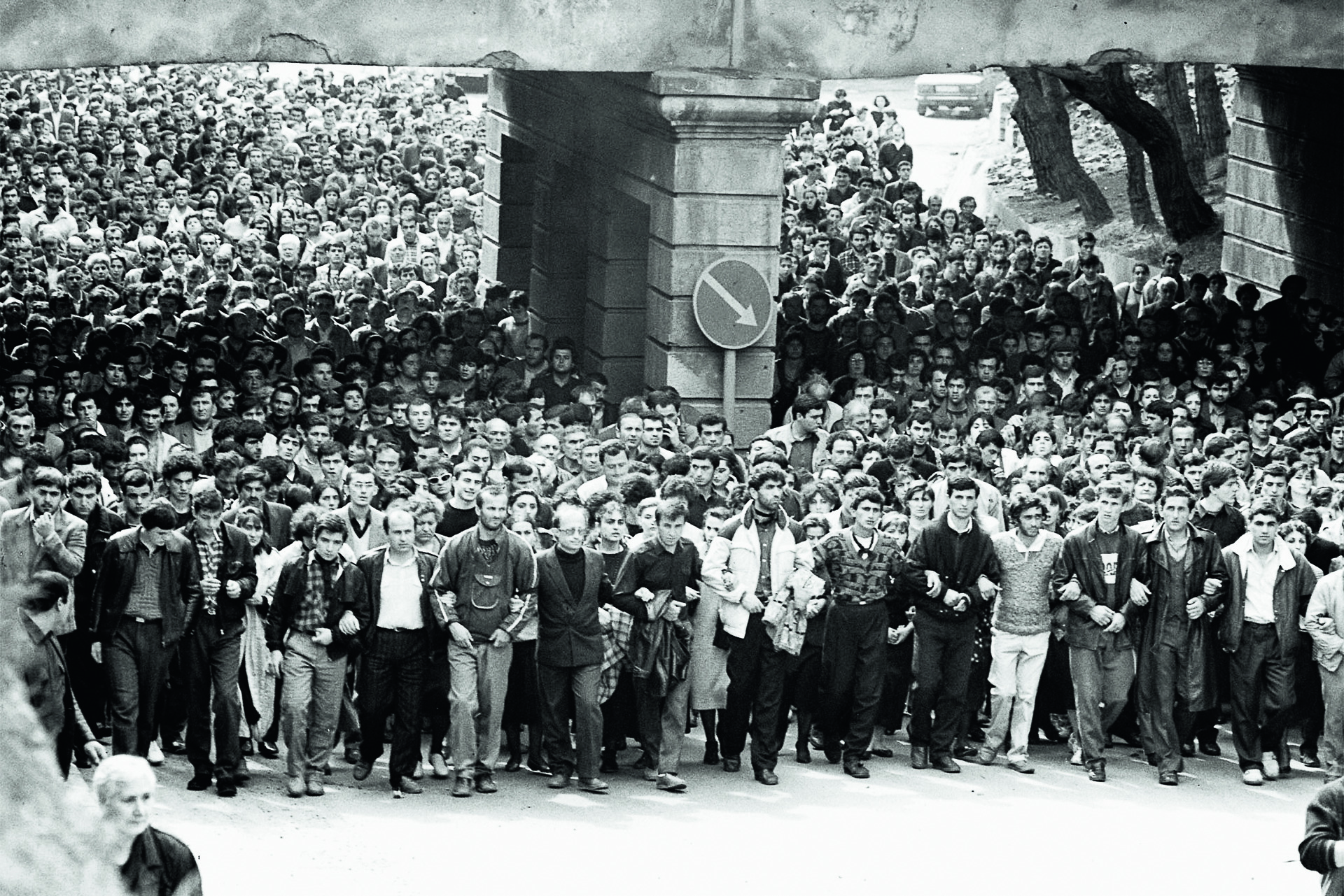 Грузия после ссср. Митинг в Тбилиси 1989. Тбилиси 1989 9 April.. Тбилиси 1989 разгон демонстрации. 9 Апреля 1989 Тбилиси.