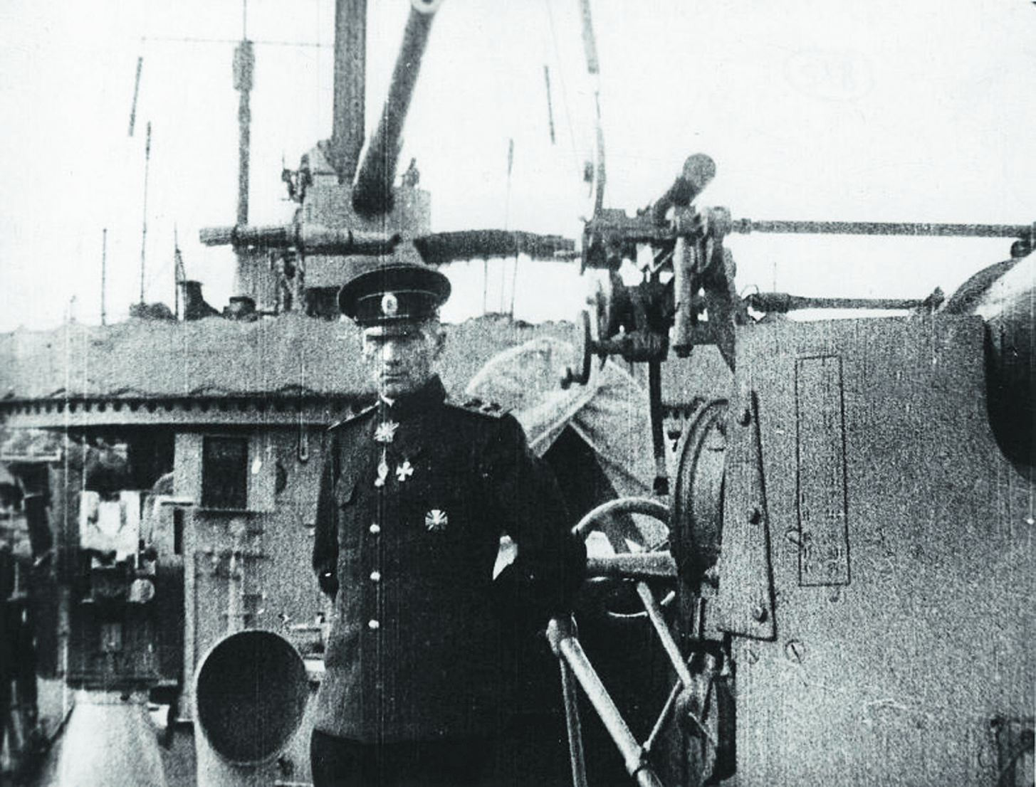 Российский_вице-адмирал_А._В._Колчак(Kolchak)_на_военном_корабле.1916г_1024 1.jpg