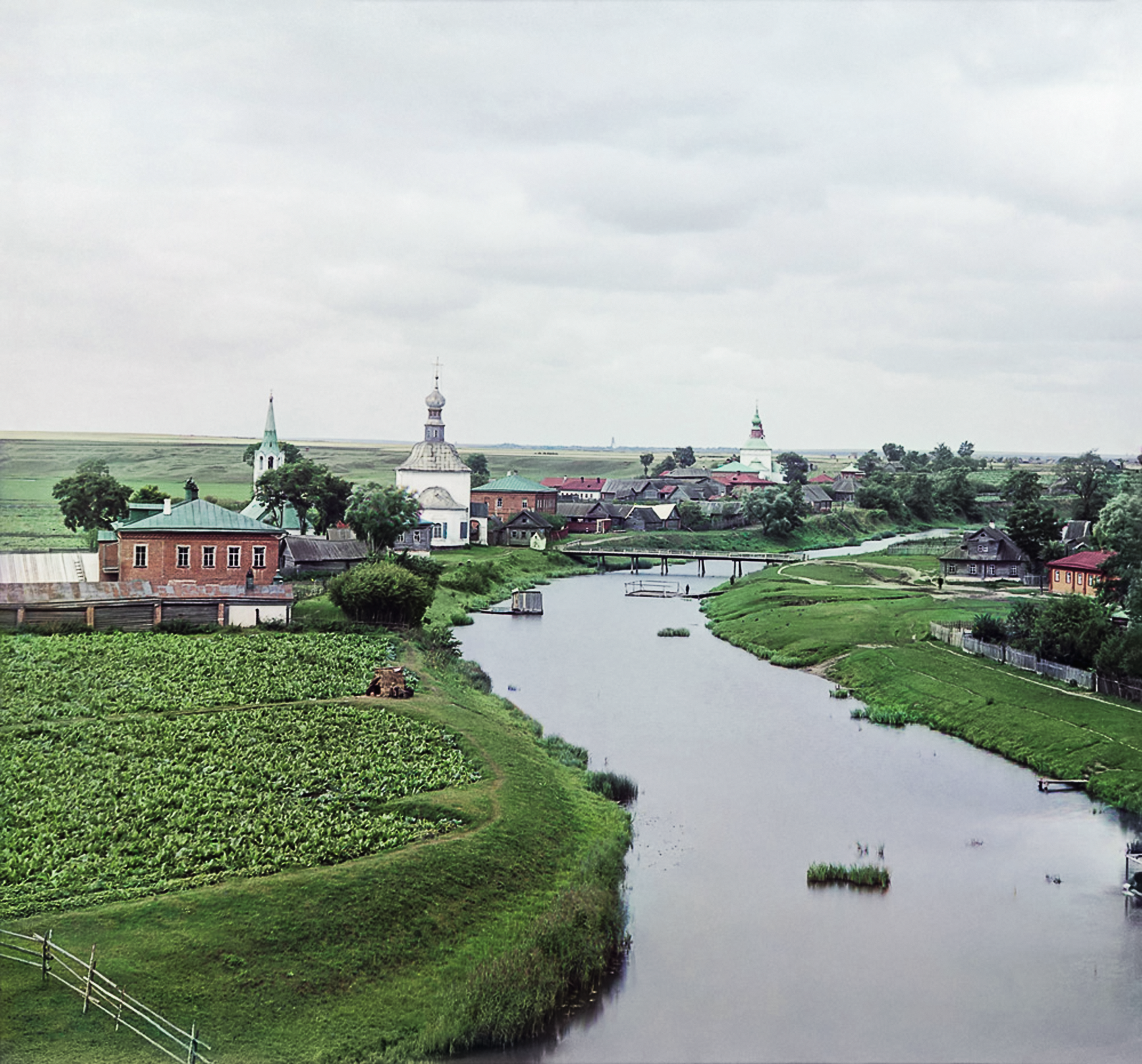 Прокудин-Горский Вид на Суздаль по р. Каменке. 1912 г.png