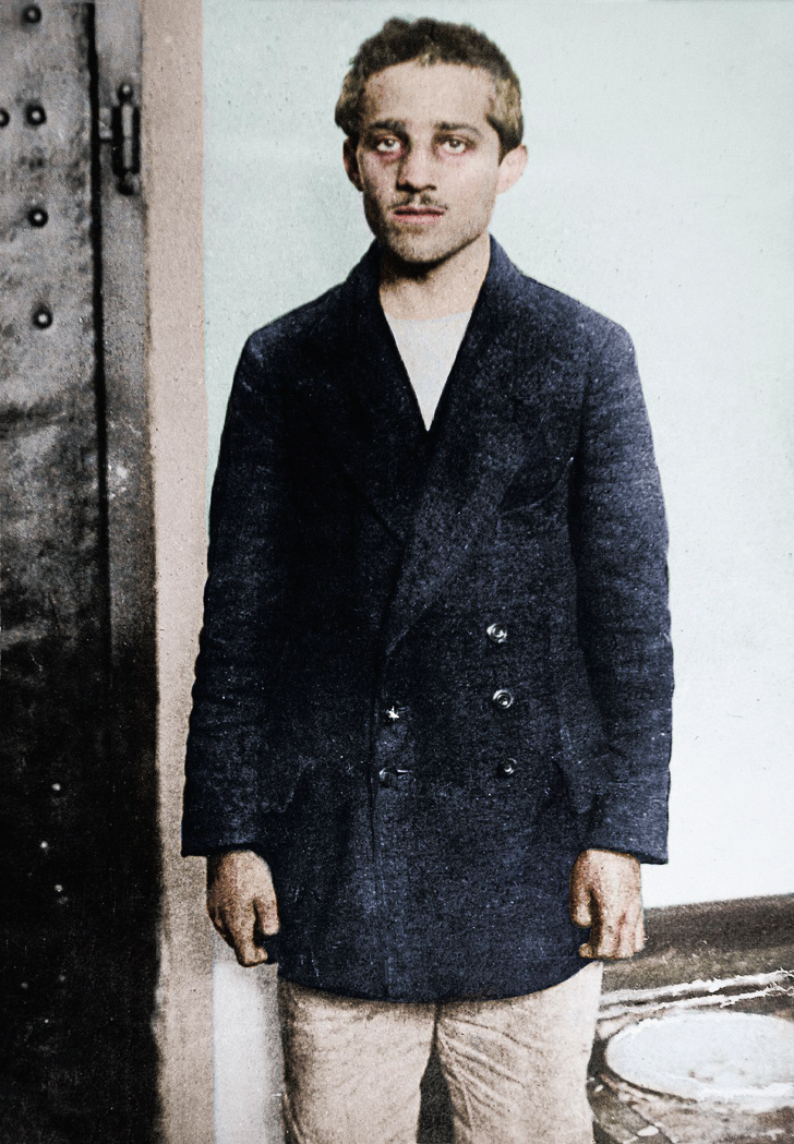 Gavrilo_Princip_in_his_prison_cell_at_the_Terezín_fortress,_1914_(27324412597).png