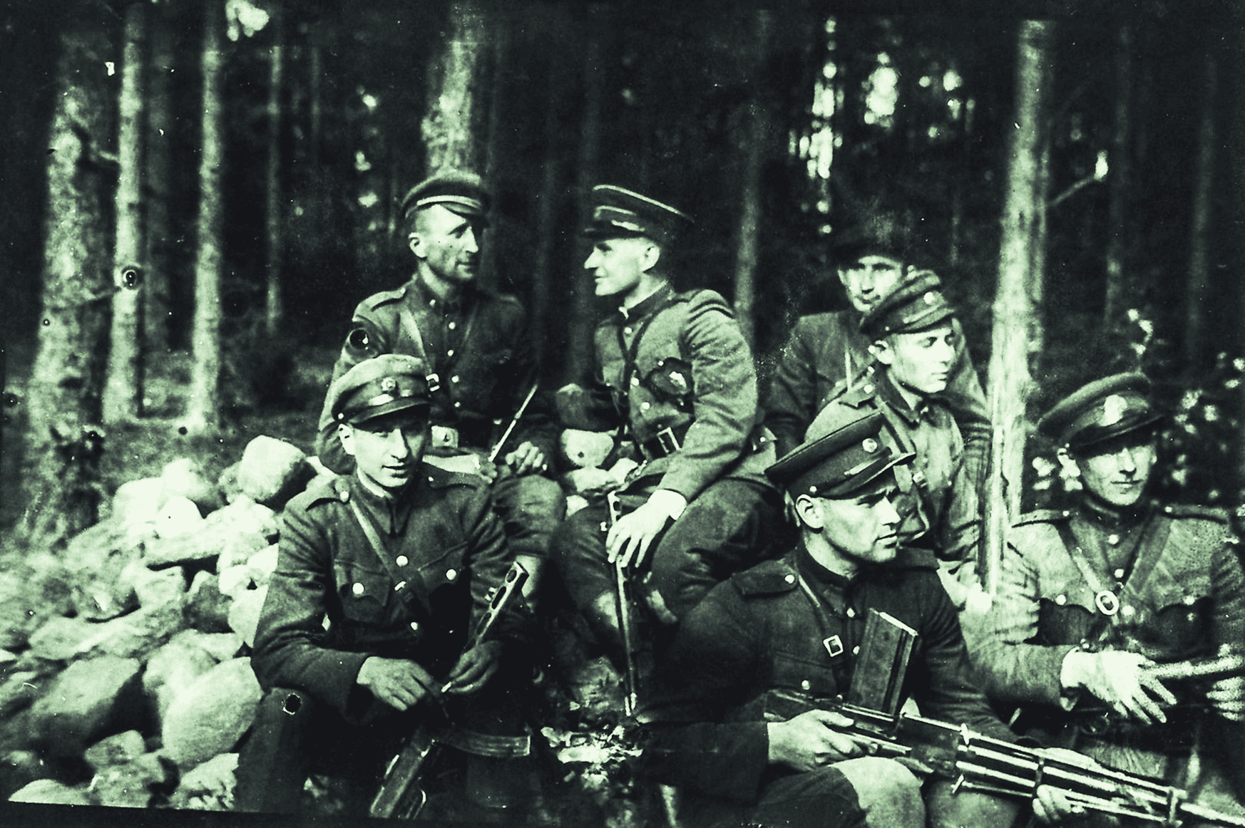 Литовские «лесные братья» в окрестностях Игналины, 1949 год.png