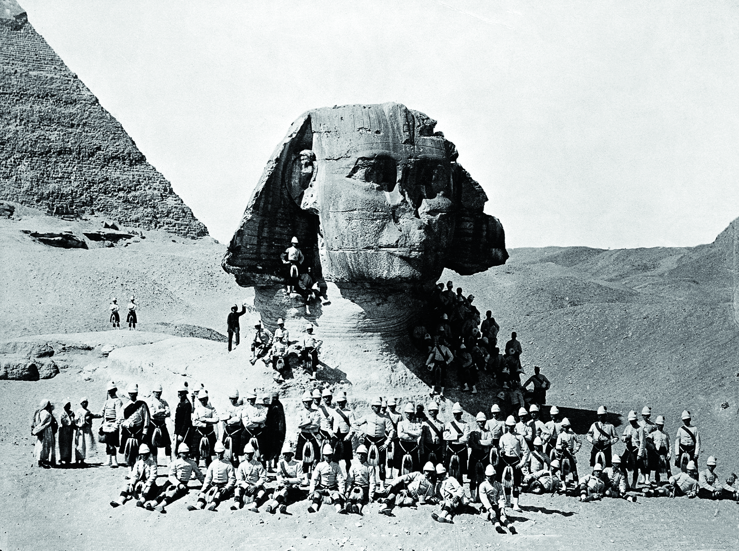 в Гизе после победы в битве при Тель-Эль-Кебире 1.png