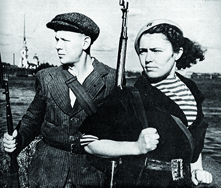 Девушка и юноша из Ленинградского народного ополчения на берегу Невы 198126-main_soder.png