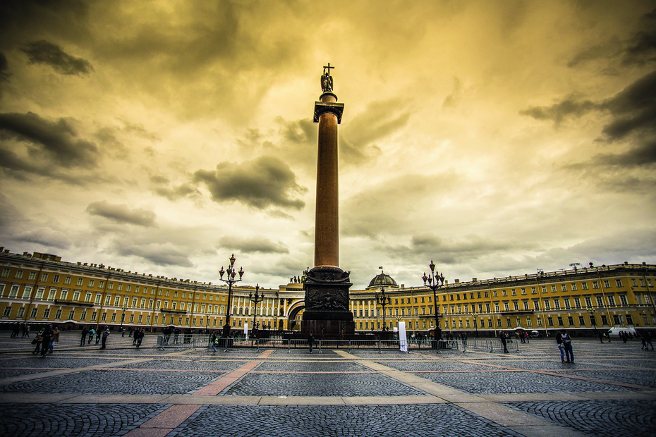 1696382102_bigfoto-name-p-aleksandrovskaya-kolonna-ampir-2.png