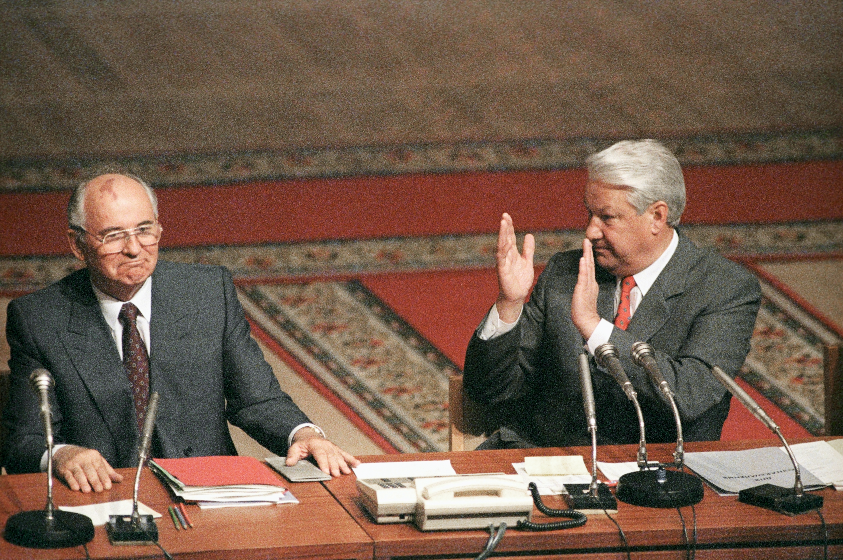 Отстранение горбачева. Горбачев Ельцин 1990.