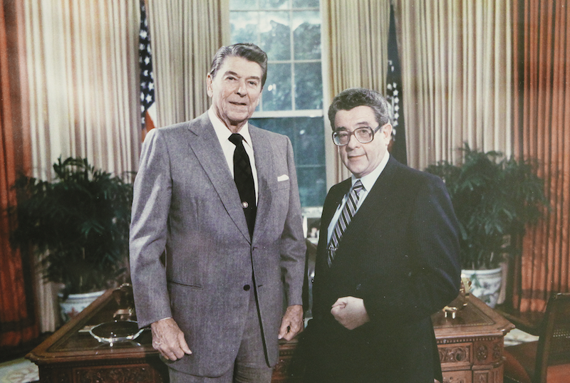 Переговоры рейгана и коля. Горбачев и Рейган Москва 1988. Советник Рональда Рейгана. Визит Рейгана в Москву.